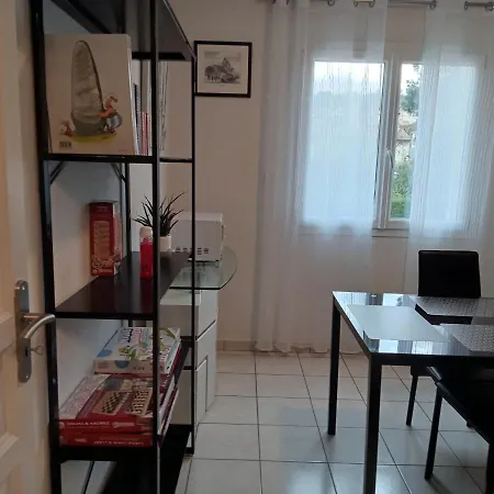 Privat bolig O Jardin Provencal, Logement Independant Entier, Piscine, Spa, Jardin