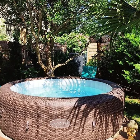 Privat bolig O Jardin Provencal, Logement Independant Entier, Piscine, Spa, Jardin